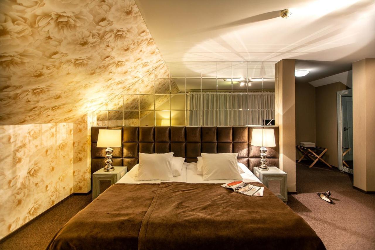 Berberys Park Hotel Kazimierz Dolny Exteriör bild